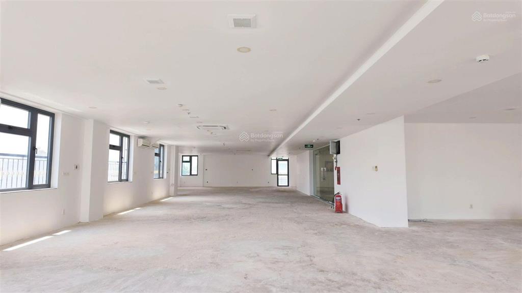 Tòa nhà văn phòng 1.400m2 sử dụng trung tâm quận 3