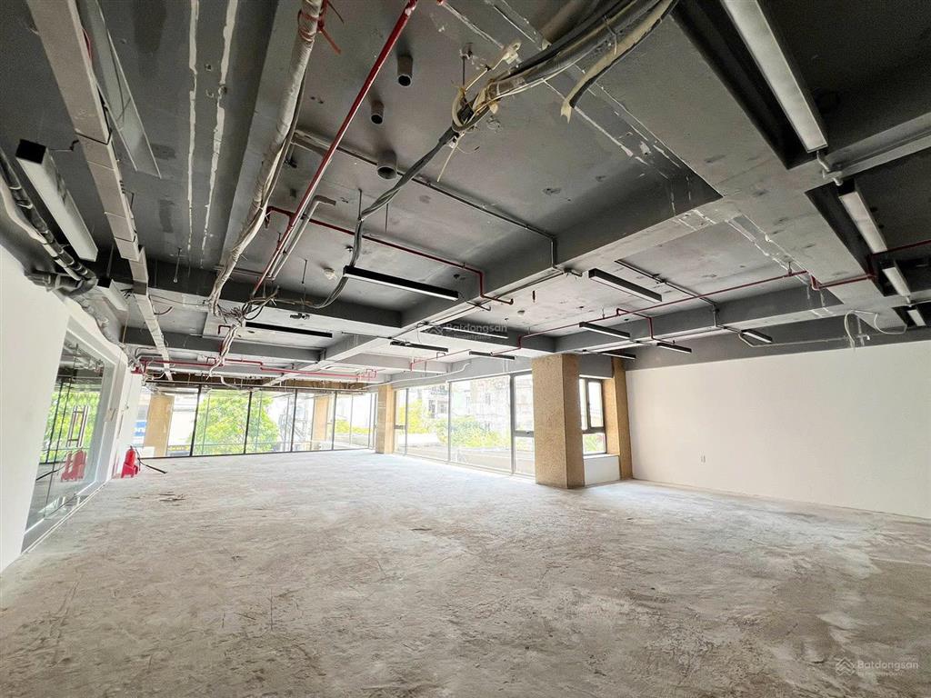 Tòa nhà văn phòng 1.400m2 sử dụng trung tâm quận 3
