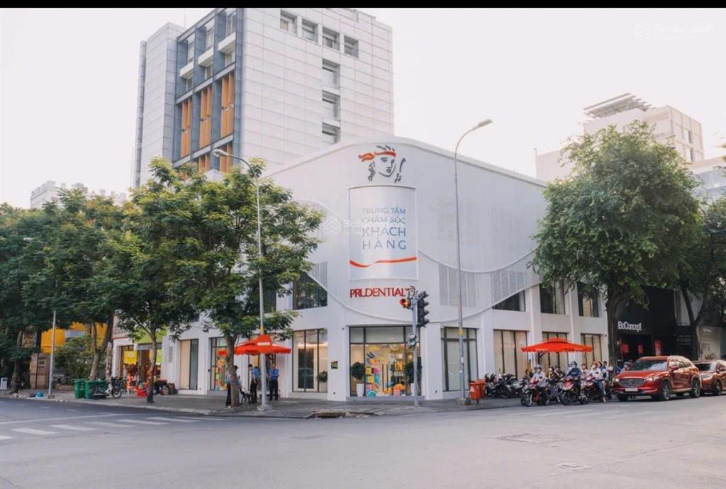 Góc 2 mặt tiền với diện tích 960m2 sử dụng  vị trí vàng quận 1