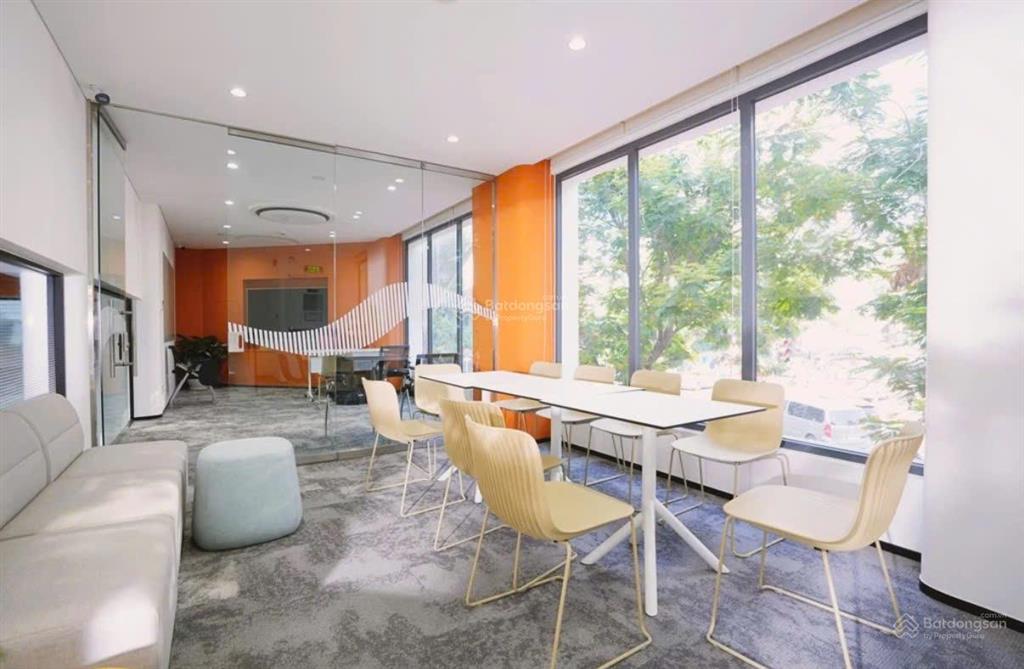 Góc 2 mặt tiền với diện tích 960m2 sử dụng  vị trí vàng quận 1