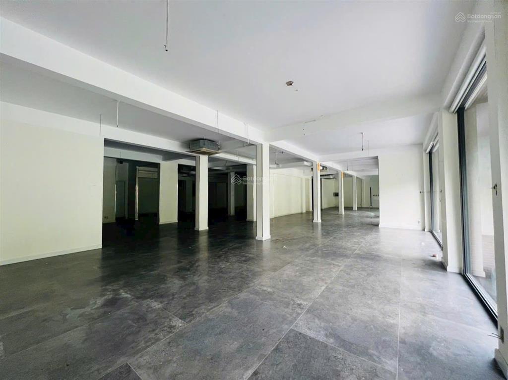Tòa nhà 2000m2 mặt tiền phường tân hưng quận 7