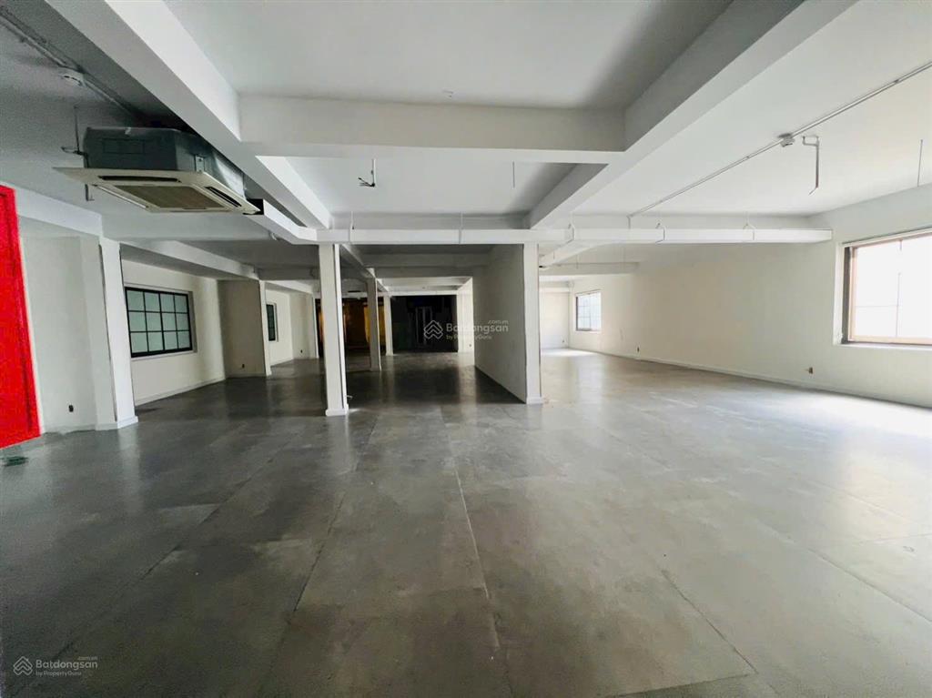 Tòa nhà 2000m2 mặt tiền phường tân hưng quận 7