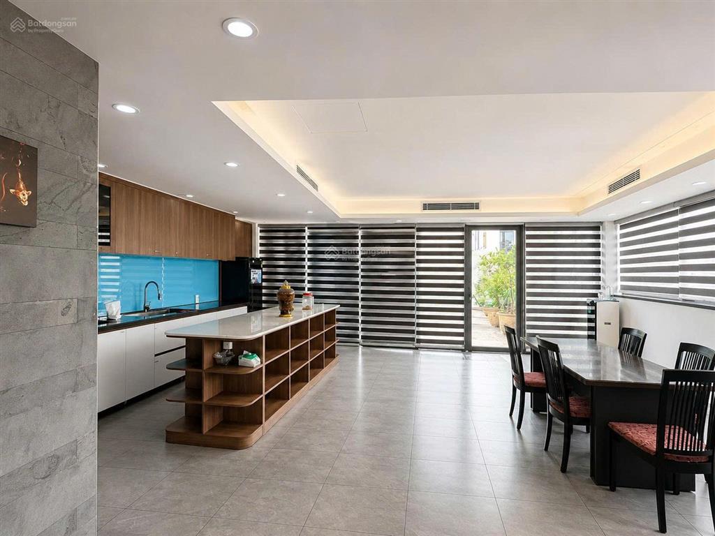 Tòa nhà văn phòng 880m2 trung tâm khu k300 tân bình