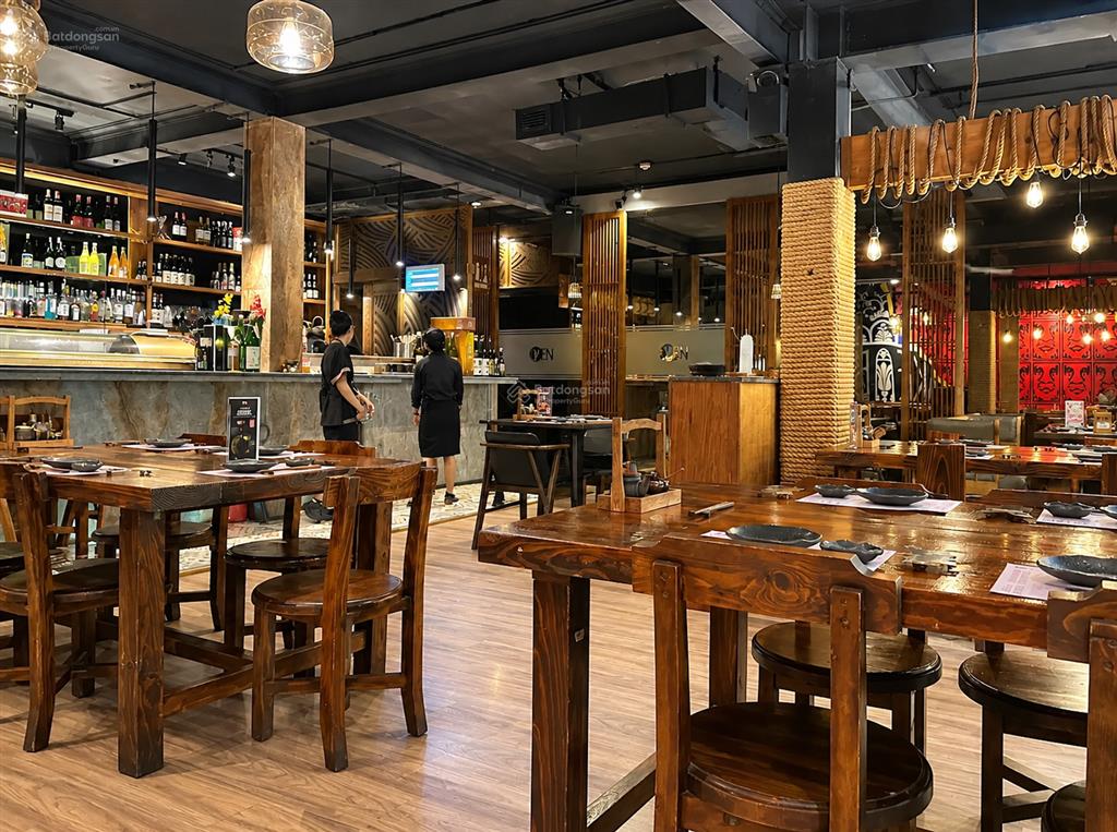 11m ngang mặt bằng 550m2 khu sầm uất sang trọng phường xuân hoà quận 3