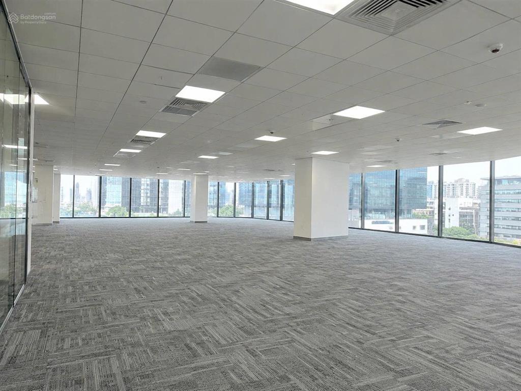 Toà building 3.000m2 mặt tiền 12m trung tâm quận 3. cách q1 5p lái xe