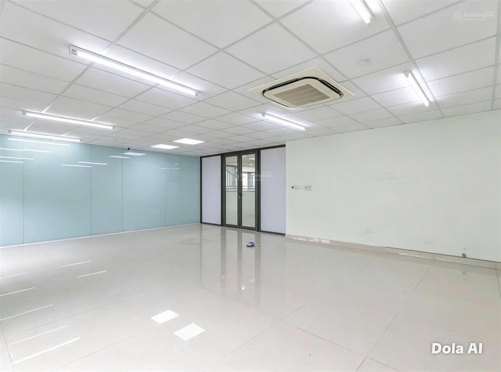 Cho thuê tòa nhà văn phòng dt 2.660m2 trung tâm mặt tiền quận 5