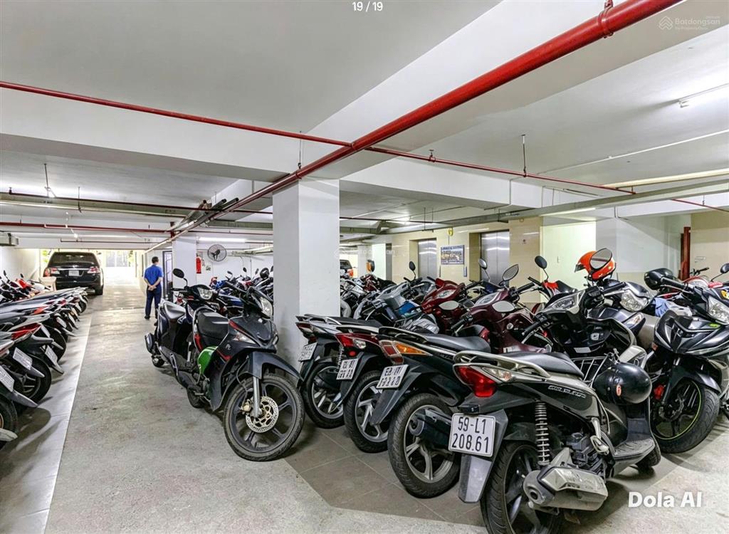 Cho thuê tòa nhà văn phòng dt 2.660m2 trung tâm mặt tiền quận 5