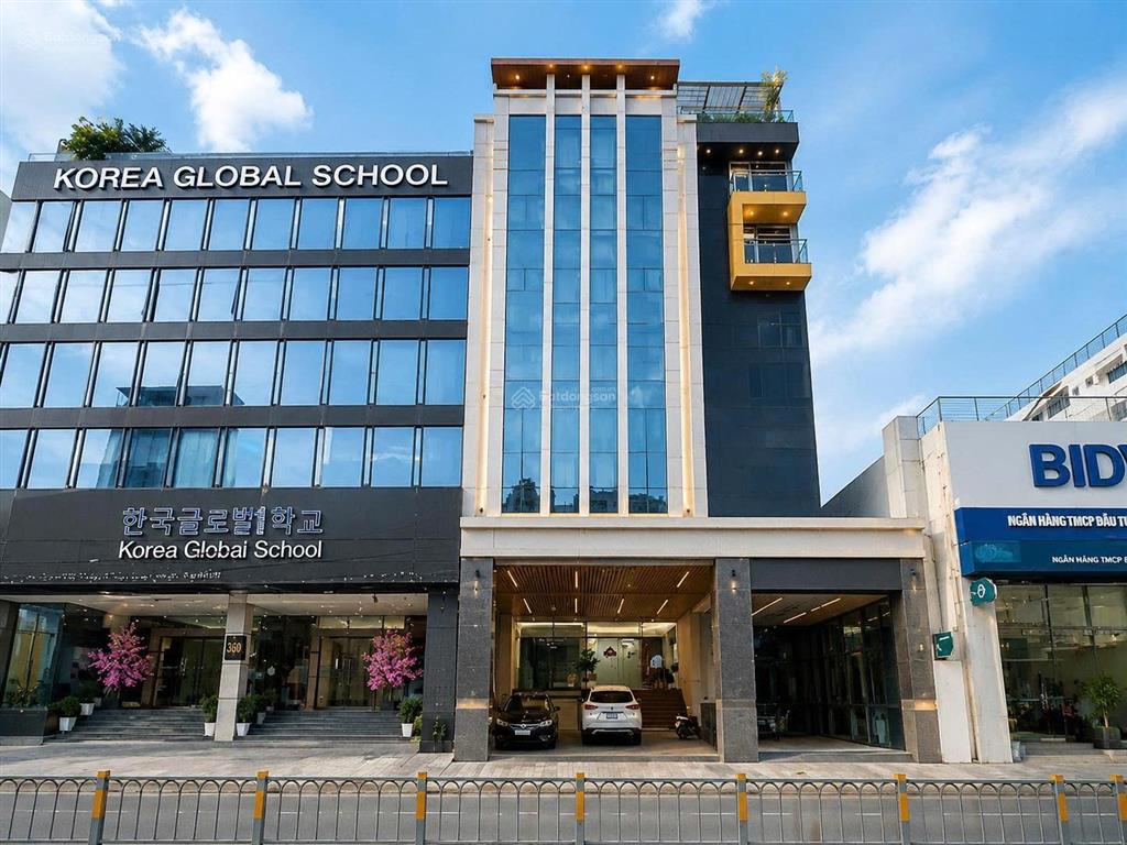 Tòa nhà 1.000m2  nở hậu 12m gần công viên hoàng văn thụ  quận phú nhuận