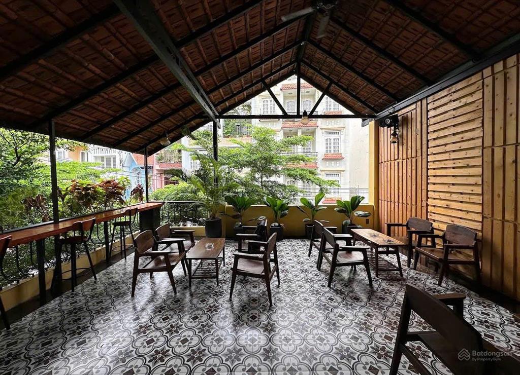 Biệt thự núp hẻm 500m cách vạn hạnh mall 300m