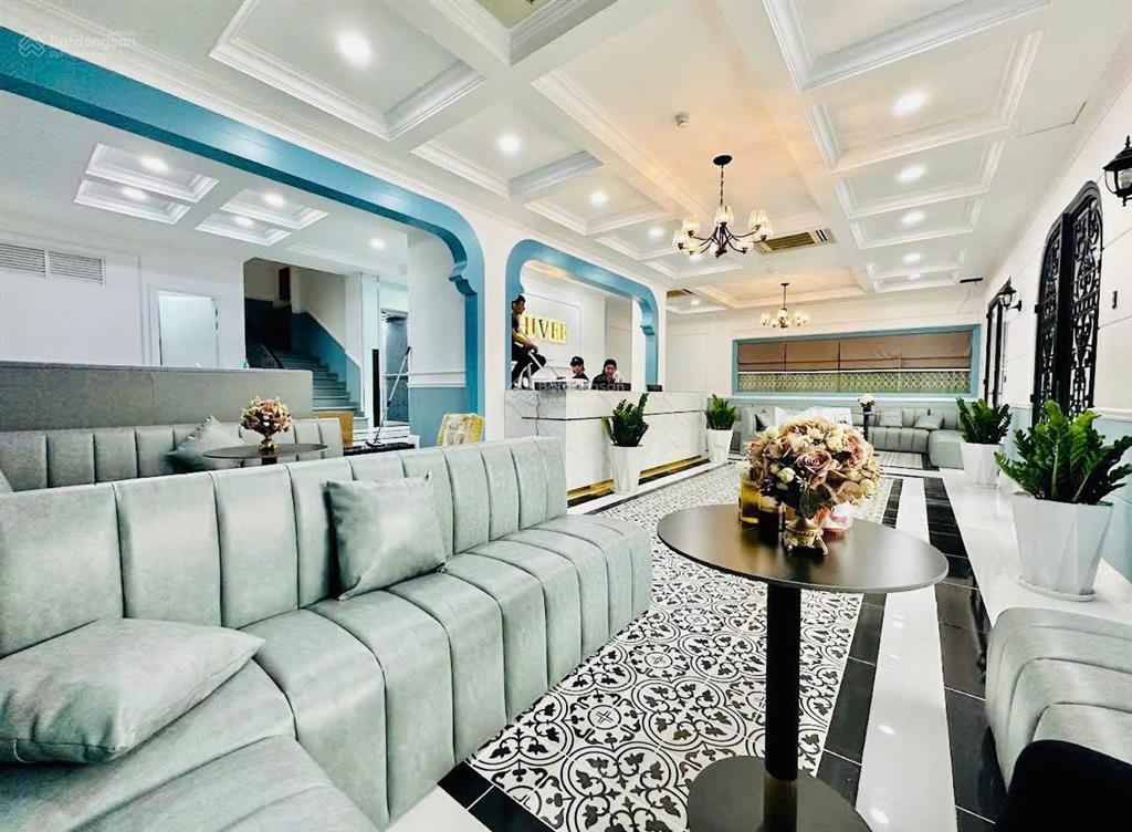 Cho thuê tòa nhà mặt tiền trần hưng đạo  gần phố đi bộ bùi viện quận 1