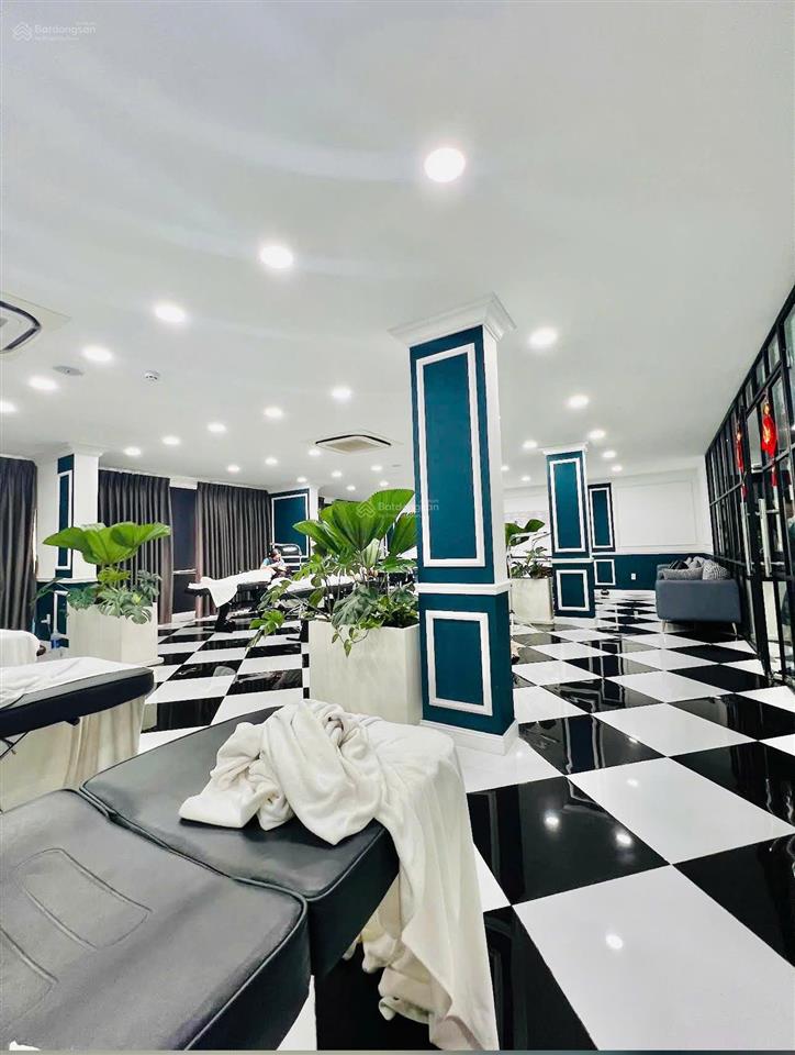 Cho thuê tòa nhà mặt tiền trần hưng đạo  gần phố đi bộ bùi viện quận 1