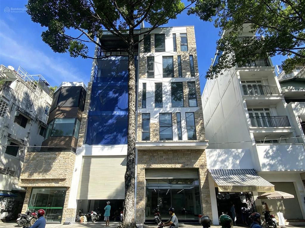 Cho thuê nhà hơn 1000m2 mặt tiền trần quang khải tân định quận 1