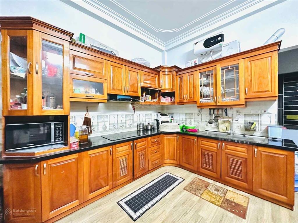 Ngõ trước nhà rộng 4m  70m ra bãi ô tô  nhà đẹp cầu giấy 6 tầng * 53m * 6t * mt 4m