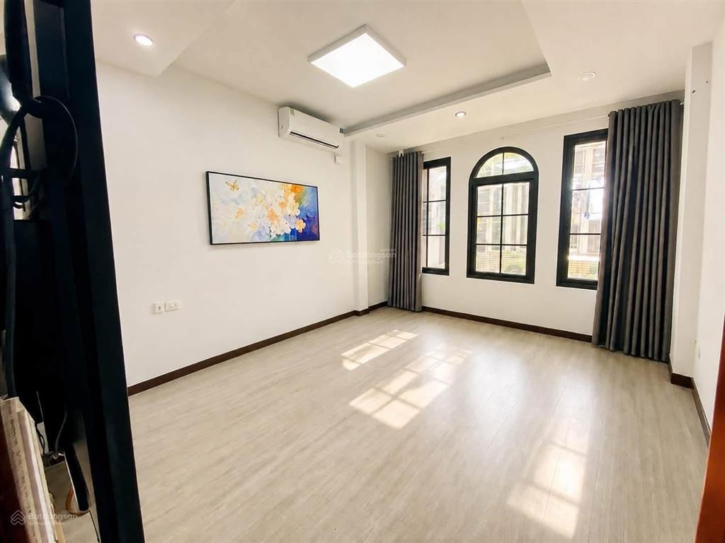 Phân lô trần quốc hoàn ngõ thông ô tô kinh doanh 2 thoáng trước sau 40m ra phố 40m*5t*nhỉnh 14 tỷ