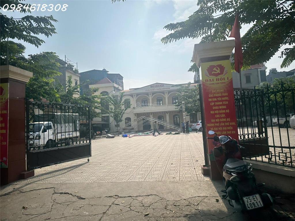 Đất trung tâm xuân phương. gần trường fpt, gần công viên 197m²