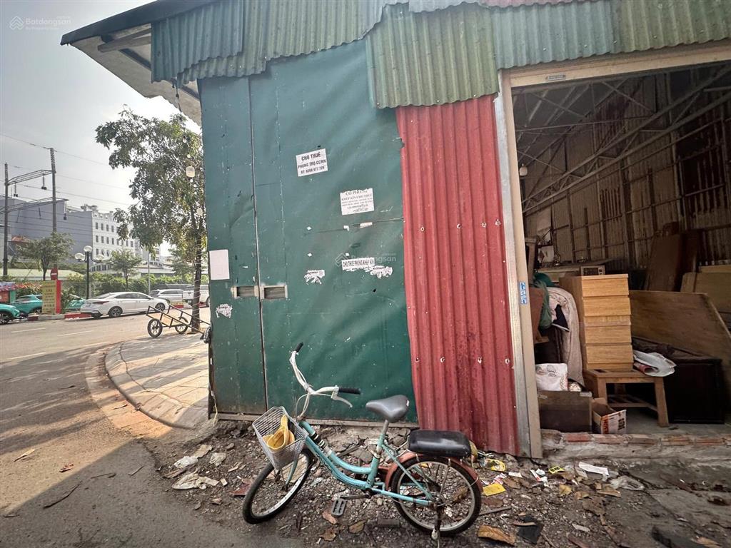 Đất trung tâm xuân phương. gần trường fpt, gần công viên 197m²