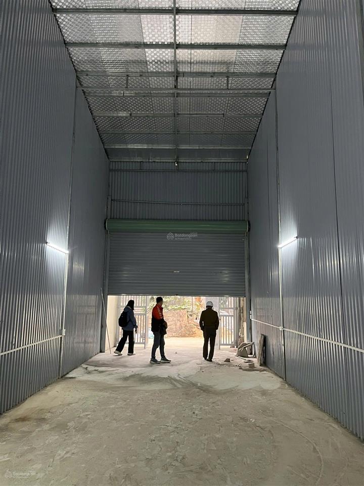 Cho thuê kho xưởng nguyễn khoải 130m2 xe tải 10 tấn gacxep nhà vệ sinh nóng lạnh kho mới hoàn thiện