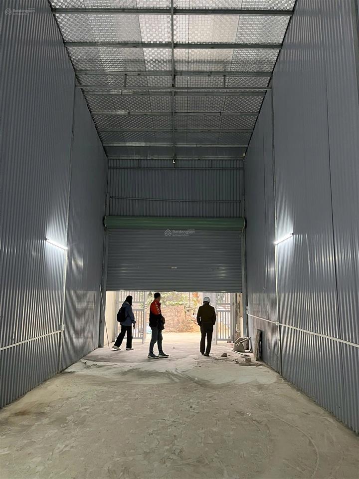 Cho thuê kho xưởng nguyễn khoải 130m2 xe tải 10 tấn gacxep nhà vệ sinh nóng lạnh kho mới hoàn thiện