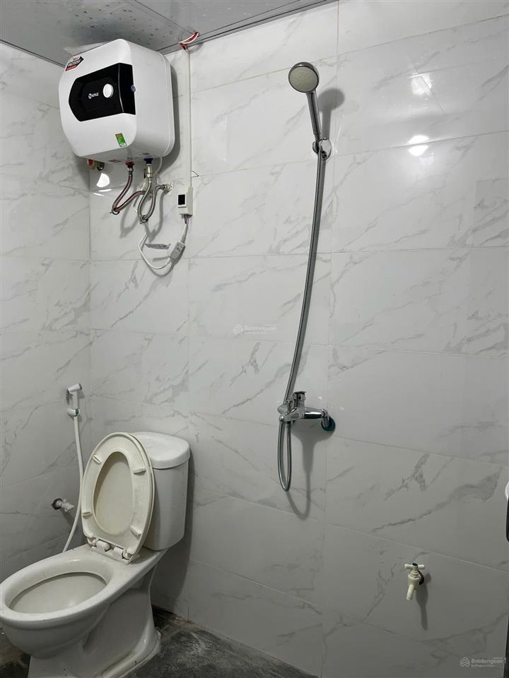 Cho thuê kho xưởng nguyễn khoải 130m2 xe tải 10 tấn gacxep nhà vệ sinh nóng lạnh kho mới hoàn thiện