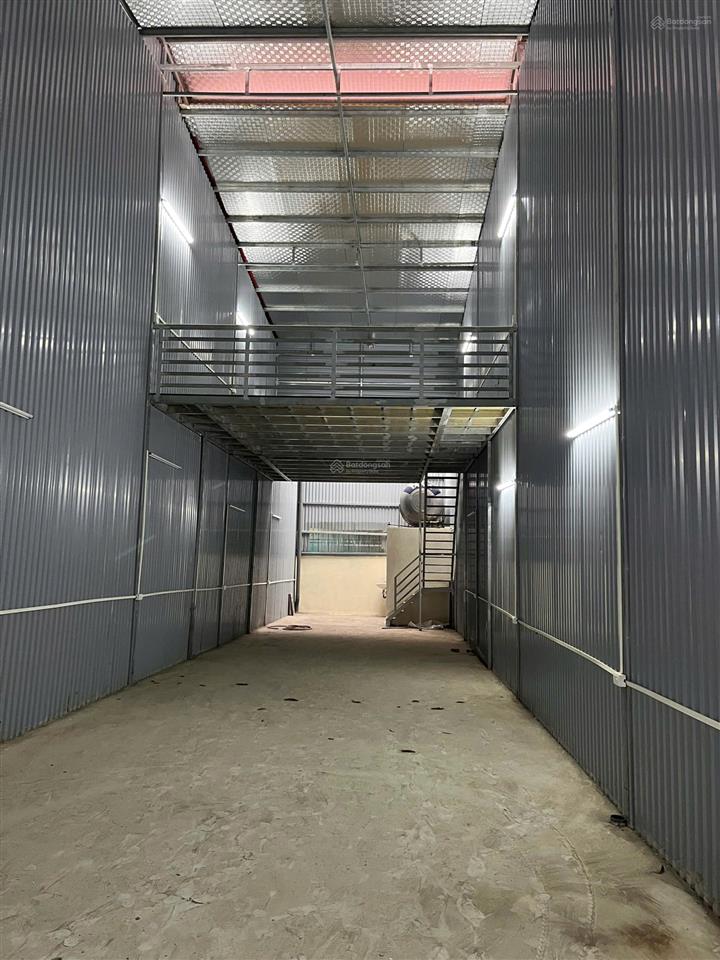 Cho thuê kho xưởng nguyễn khoải 130m2 xe tải 10 tấn gacxep nhà vệ sinh nóng lạnh kho mới hoàn thiện