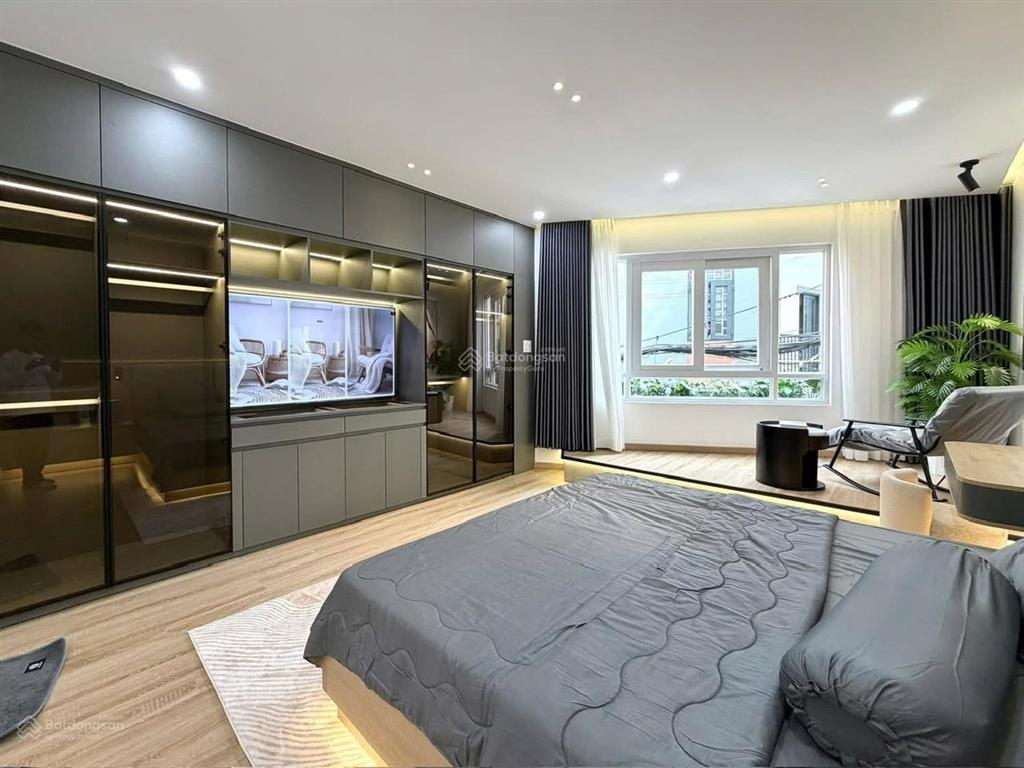 Chính chủ bán nhà 3 lầu 5x17m. giá 1,1 tỷ. trả trước 300 triệu nhận nhà vào ở. đang cho thuê 15tr.