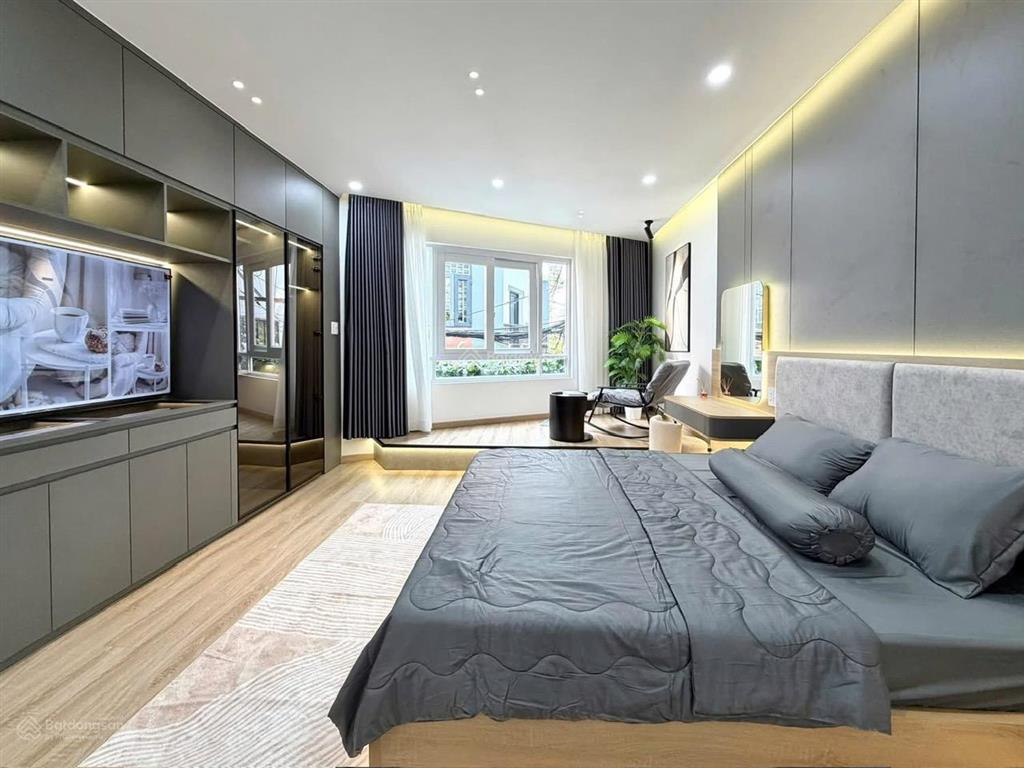 Chính chủ bán nhà 3 lầu 5x17m. giá 1,1 tỷ. trả trước 300 triệu nhận nhà vào ở. đang cho thuê 15tr.