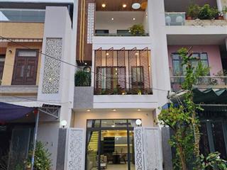 Bán gấp nhà 2 lầu 6x20m. giá 950 triệu. đường số 3, khu dân cư gia hoà. đang cho thuê 15tr/tháng.