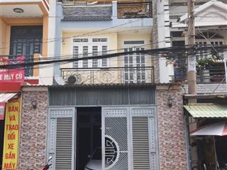 Gia đình bác em cần bán nhà 2 lầu 4,5x24m, hẻm của đường lý chiêu hoàng, giá 1,2 tỷ, gần chợ quận 6