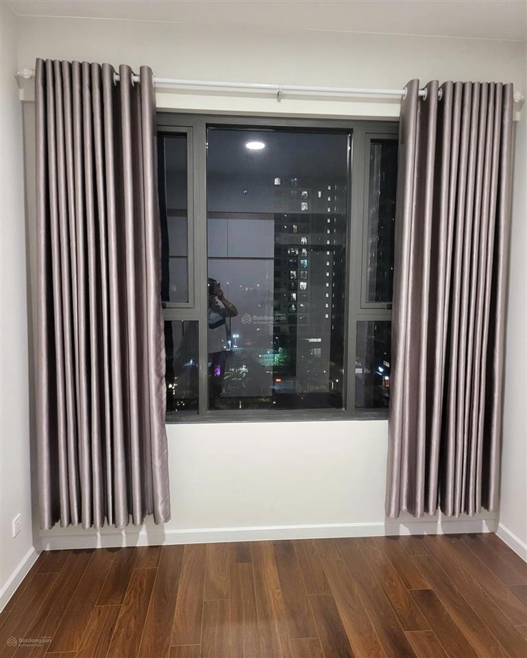Cần bán gấp căn 57m2 view hồ bơi c4 đã có sổ giá 3,1 tỷ bớt lộc còn 3,08 tỷ