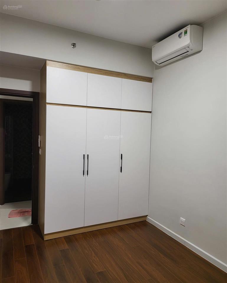 Cần bán gấp căn 57m2 view hồ bơi c4 đã có sổ giá 3,1 tỷ bớt lộc còn 3,08 tỷ