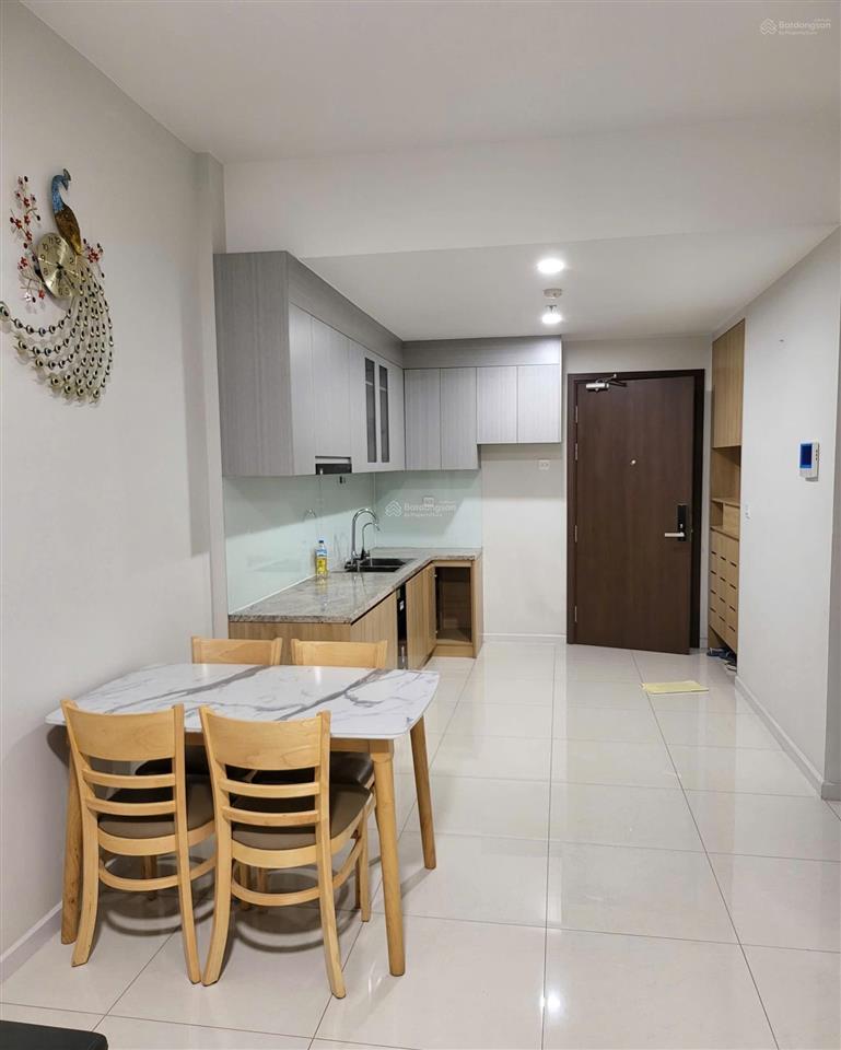 Cần bán gấp căn 57m2 view hồ bơi c4 đã có sổ giá 3,1 tỷ bớt lộc còn 3,08 tỷ