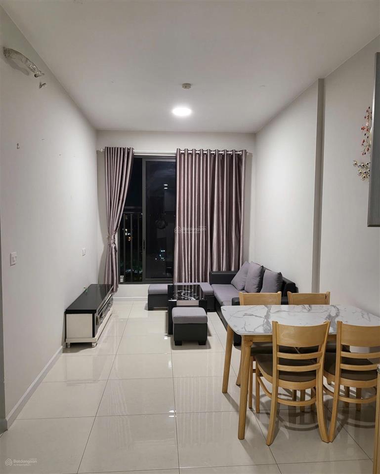Cần bán gấp căn 57m2 view hồ bơi c4 đã có sổ giá 3,1 tỷ bớt lộc còn 3,08 tỷ