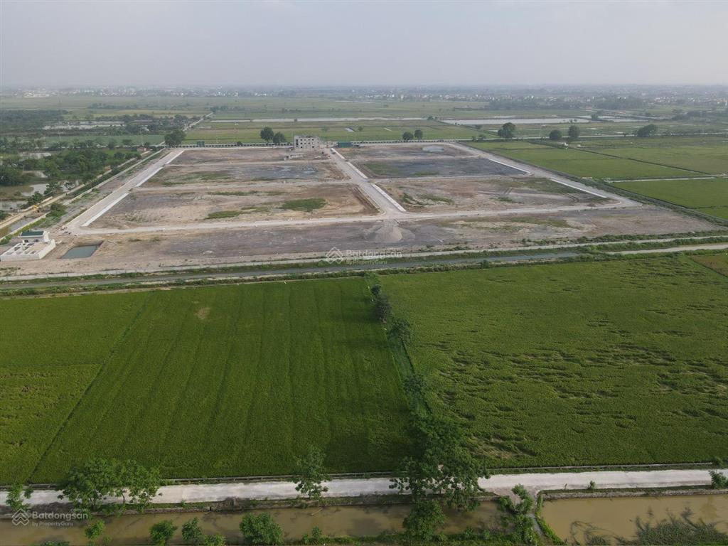 Chính chủ bán hơn 1.000m² đất ccn hồng dương, thanh oai, hà nội sổ đỏ riêng, giá chỉ 9. x triệu/m²