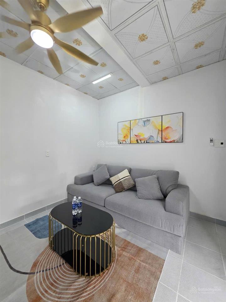 Nhanh mới còn ! nhà hiệp thành 5x20m , nở hậu , nhựa 5m sân oto 7 chỗ 2pn.