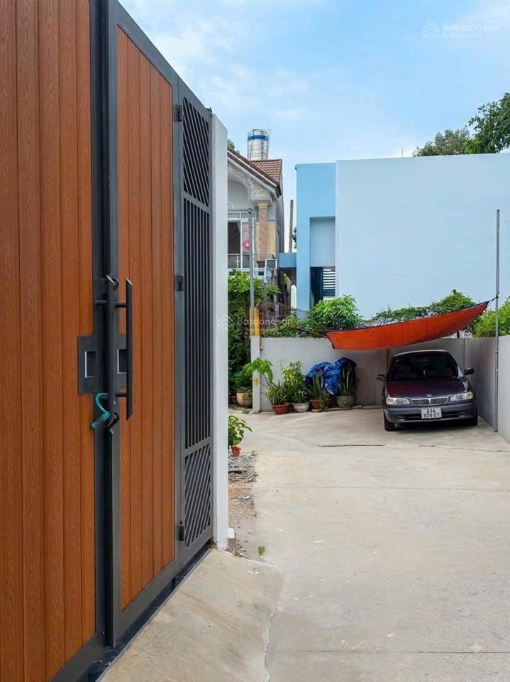 Bán nhanh nhà kế bên chợ bình điềm, phú hòa, cách chợ 30m. 1 trệt 1 lầu 3pn full nội thất
