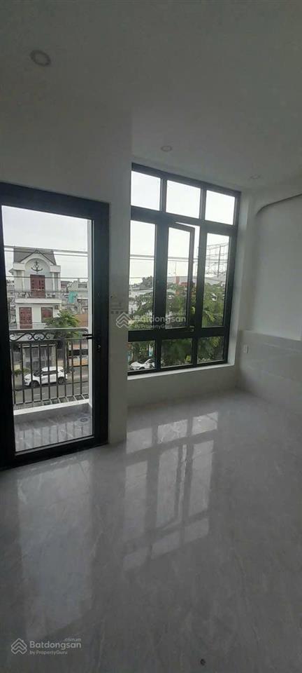 Nhà mới xây đường phú lợi gần đại học thủ dầu một, 1 trệt 2 lầu sân thượng, kinh doanh đa ngành