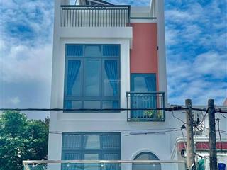 Nhà mới xây đường phú lợi gần đại học thủ dầu một, 1 trệt 2 lầu sân thượng, kinh doanh đa ngành