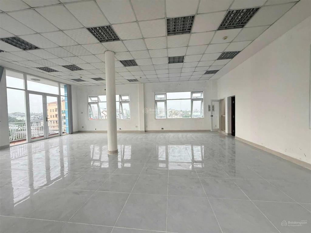 Mặt bằng kinh doanh phú lợi, gần ngã tư chợ đình 9x20m 4 tầng thông suốt vị trí vip