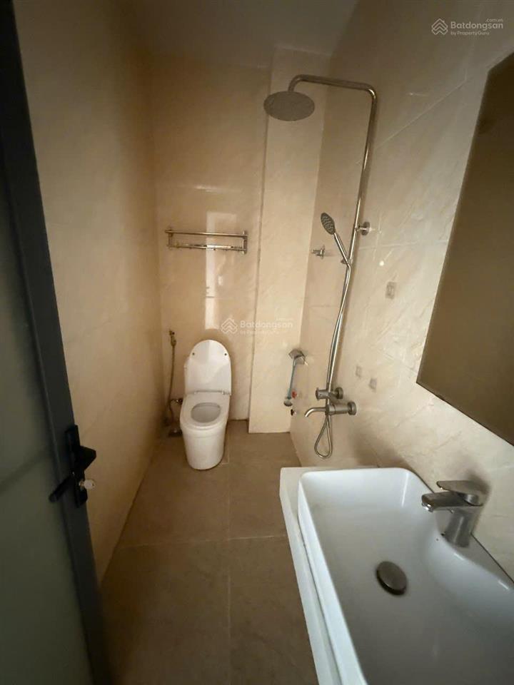Mặt tiền bác ái  tân thành  tân phú  4.05m x 18m  nhà đúc 4 tấm  4pn  5wc  giá tốt 9,2 tỷ