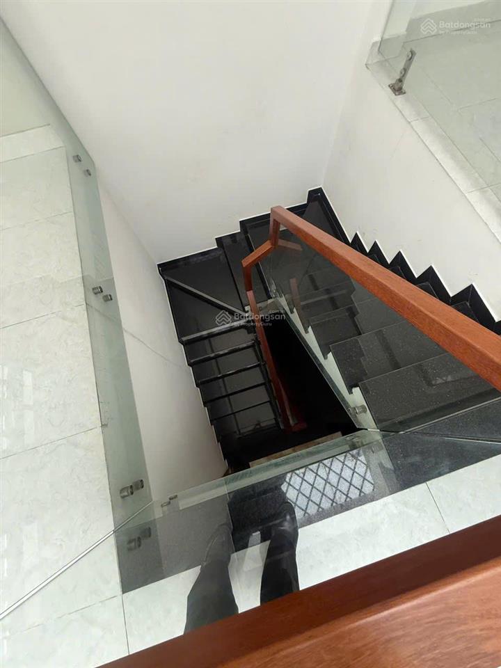 Mặt tiền bác ái  tân thành  tân phú  4.05m x 18m  nhà đúc 4 tấm  4pn  5wc  giá tốt 9,2 tỷ