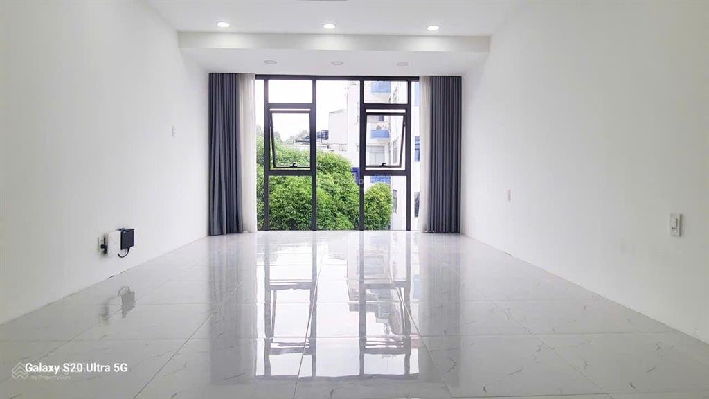 Cho thuê văn phòng quận 1  35 m2  giá 14 triệu/tháng mặt tiền đẹp, vào làm ngay