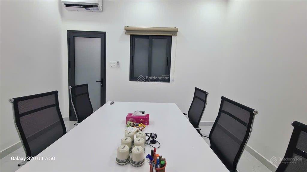 Cho thuê văn phòng quận 1  35 m2  giá 14 triệu/tháng mặt tiền đẹp, vào làm ngay