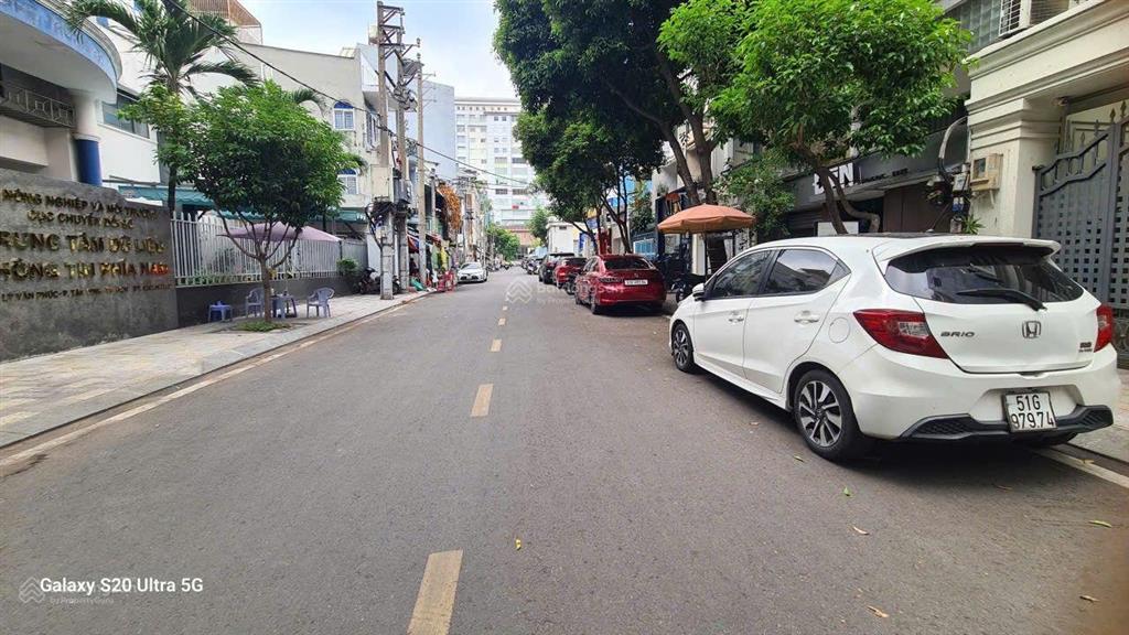 Cho thuê văn phòng quận 1  35 m2  giá 14 triệu/tháng mặt tiền đẹp, vào làm ngay