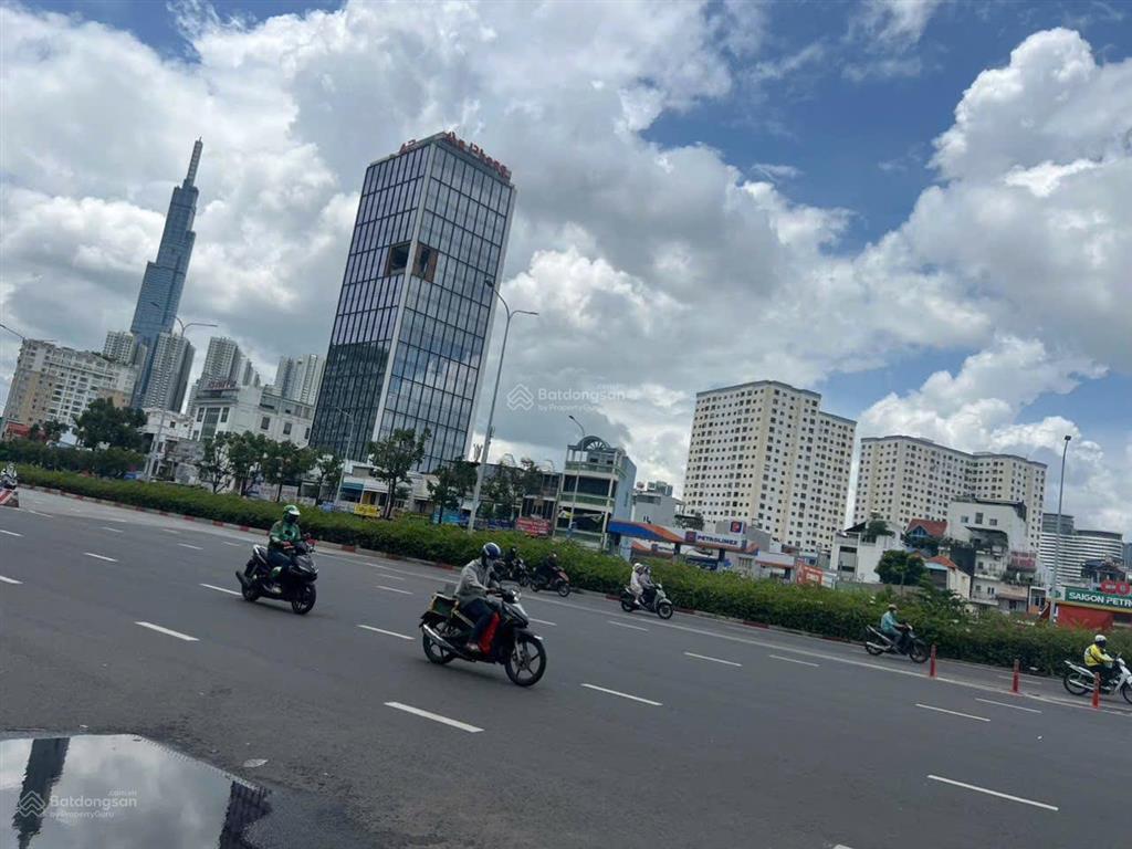 Bán tòa nhà 5 tầng hẻm xe hơi 22 chdv thu nhập 135tr/tháng 150m2 ngang 4,5m*24m giá 25 tỷ