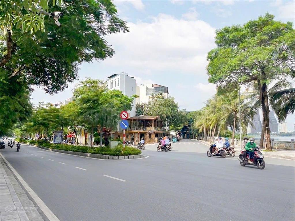 Cho thuê căn hộ studio full đồ ban công cửa sổ thoáng  ô tô đỗ cửa ngay lotte mall tây hồ