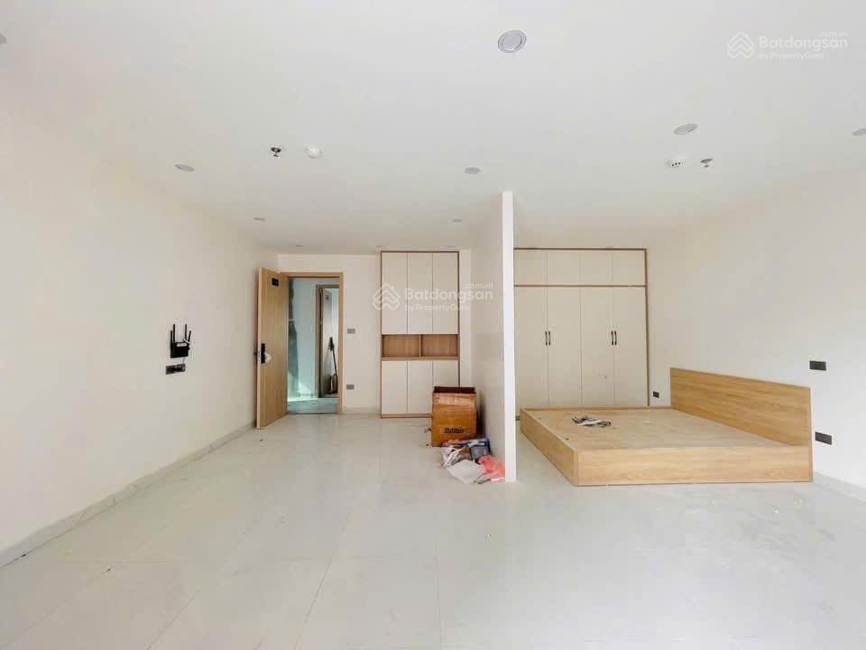Cho thuê nhà mới studio & 1n1k full đồ ban công siêu thoáng ngay công viên hòa bình