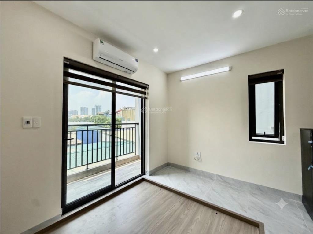 Cho thuê studio full đồ ban công siêu thoáng ô tô đỗ cửa ngay lotte mall tây hồ