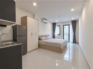 Cho thuê studio ban công siêu rộng thoáng đủ đồ cơ bản ngay công viên hòa bình