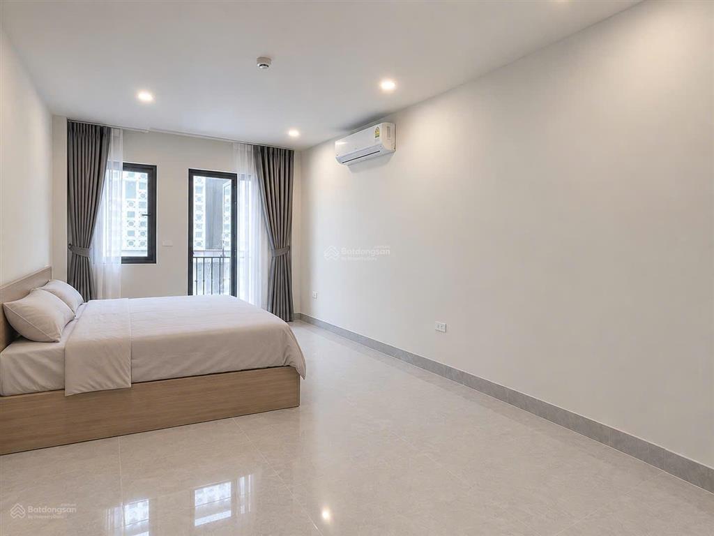 Cho thuê studio ban công siêu rộng thoáng đủ đồ cơ bản ngay công viên hòa bình