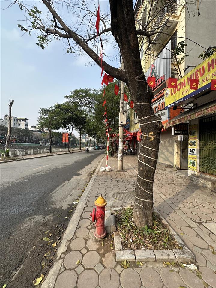 Nhượng mbkd tầng 1 vũ tông phan 6tr/tháng